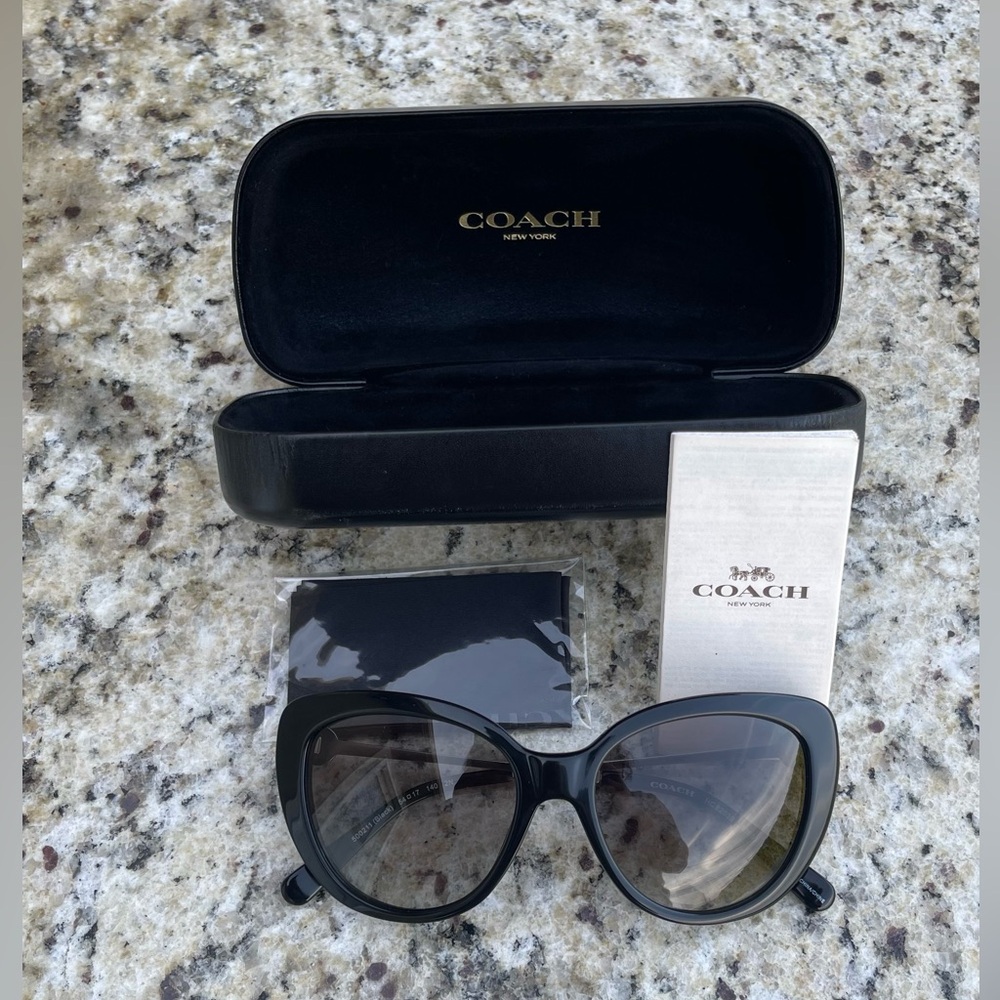 COACH Jessa Crystal Cat Eye HC8253 Black